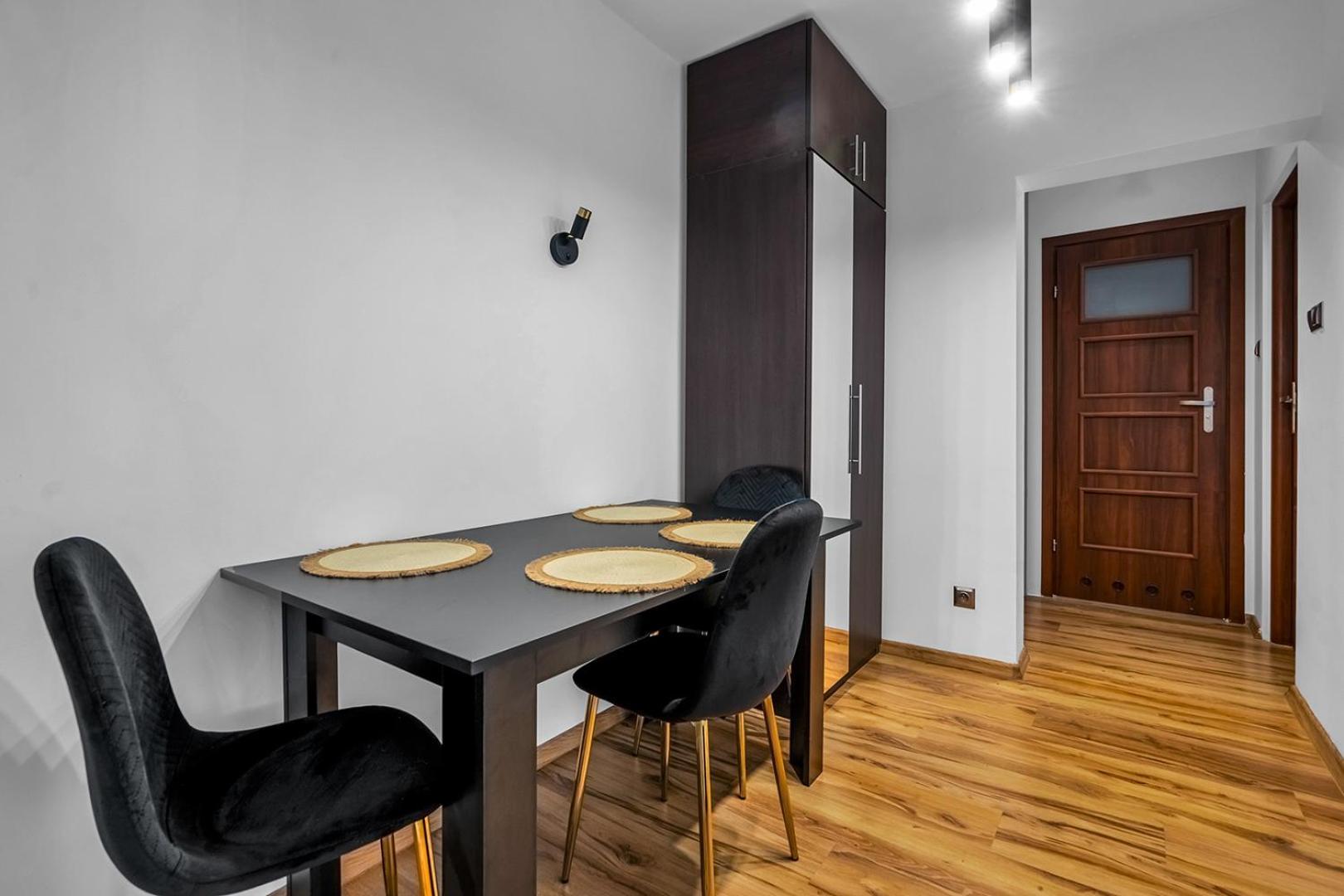 Metro Rondo Onz 2-bedroom Apartament
