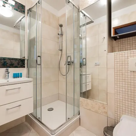 Metro Rondo Onz 2-Bedroom Apartment Warsaw Exterior photo