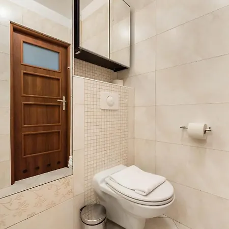 Metro Rondo Onz 2-Bedroom Apartment Warsaw Exterior photo